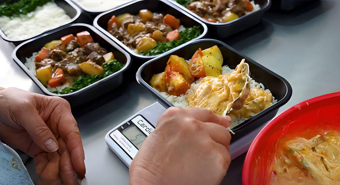 Montagem e conferência de refeições transportadas Eats For You